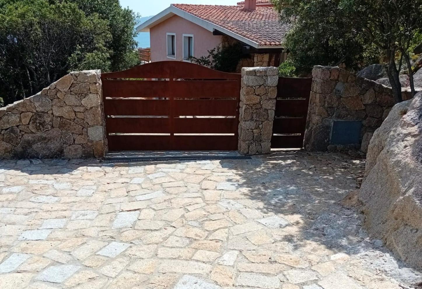 ואלה דל'אריקה מראה חיצוני תמונה
